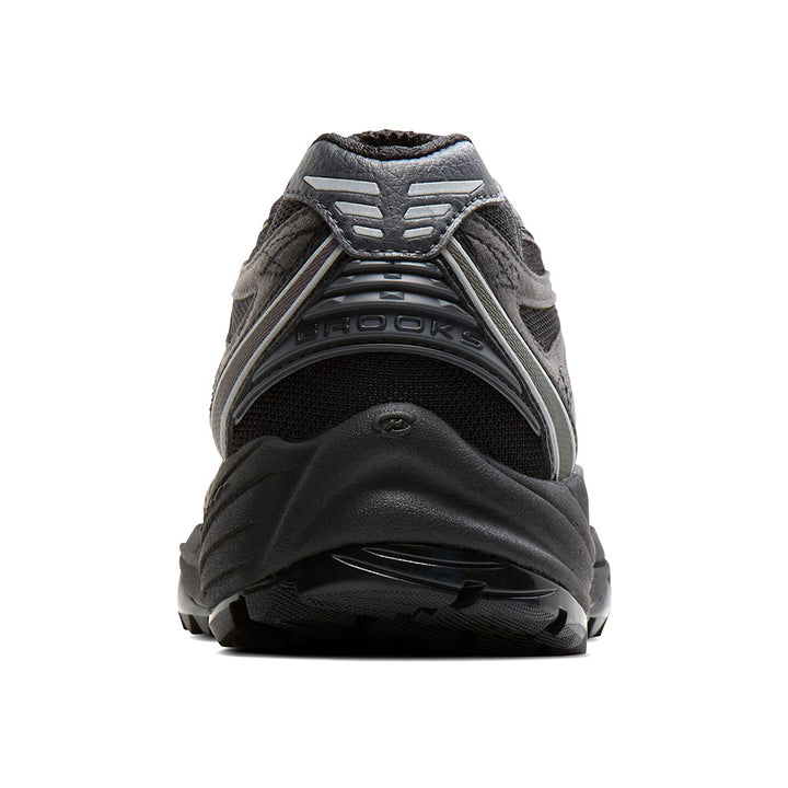 ダークライ カメックス BROOKS | Cascadia 1 'Black / Chameleon' – Hatchet Outdoor Supply Co.
